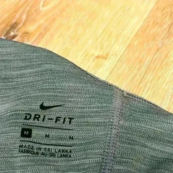 Nike drifit sports bra green grey medium black logo - Picture 3 of 3